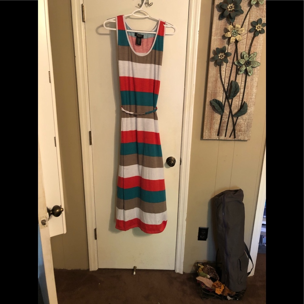 Midi dress sleeveless